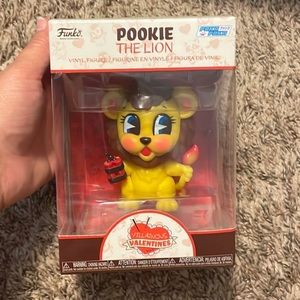 FUNKO POP PAKA PAKA VILLAINOUS VALENTINES POOKIE THE LION